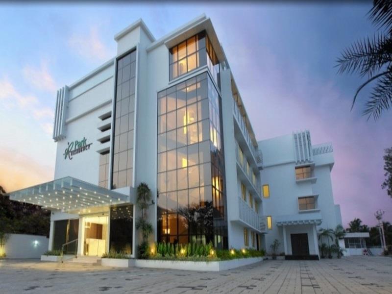 Hotel Park Residency Adoor Adur Esterno foto