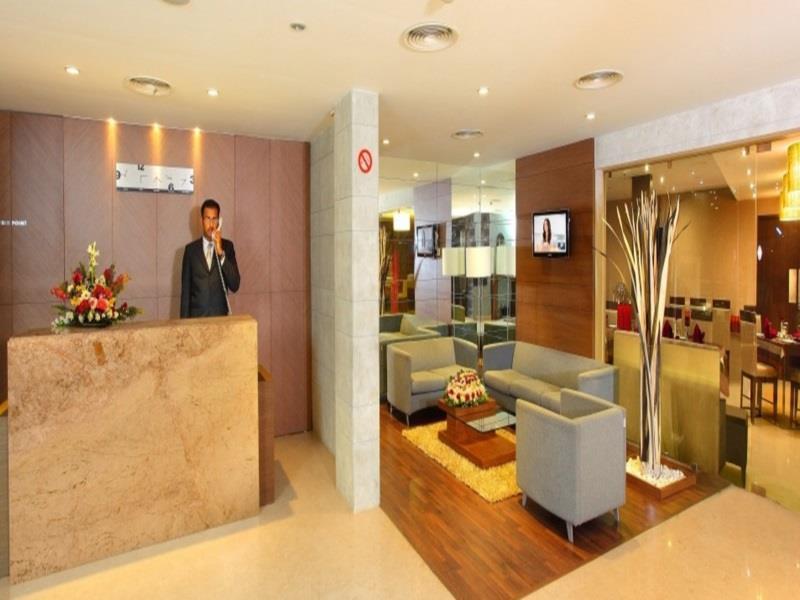 Hotel Park Residency Adoor Adur Esterno foto