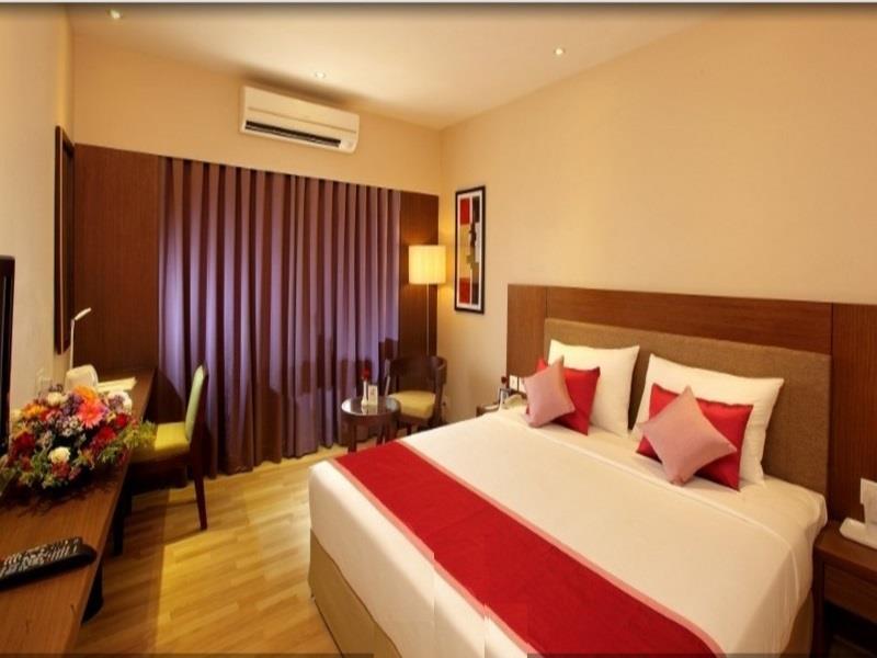 Hotel Park Residency Adoor Adur Esterno foto