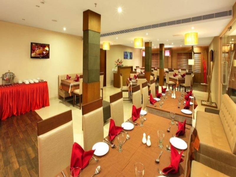 Hotel Park Residency Adoor Adur Esterno foto