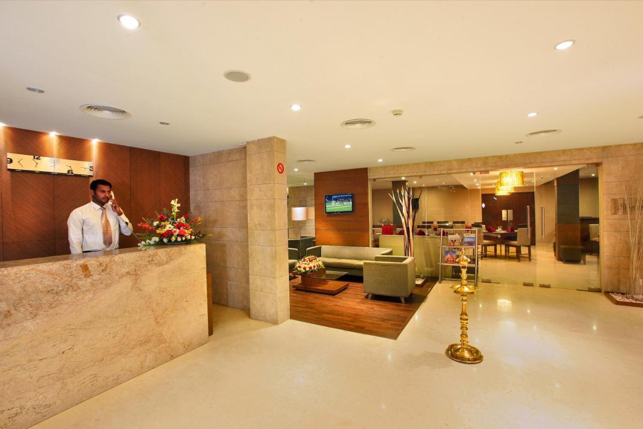 Hotel Park Residency Adoor Adur Esterno foto