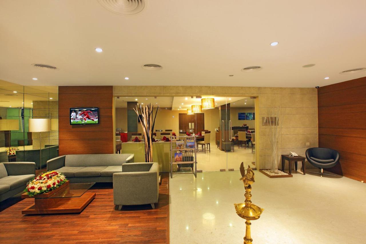 Hotel Park Residency Adoor Adur Esterno foto