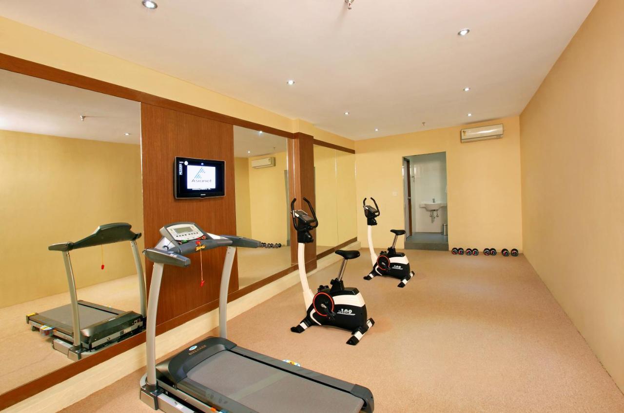 Hotel Park Residency Adoor Adur Esterno foto